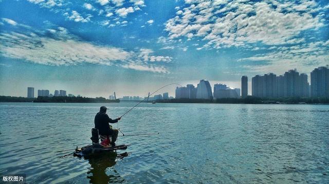 野钓鲫鱼，如何正确使用传统钓，台钓！方法对路，鲫鱼爆护！