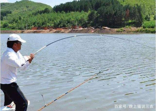 钓友水库钓青鱼，钓到10斤左右青鱼，他钓鱼到底有什么秘诀