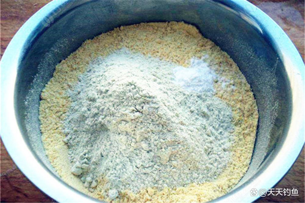 野钓大鱼，用这些玉米面饵料配方，通杀鲫草青鲤鳊