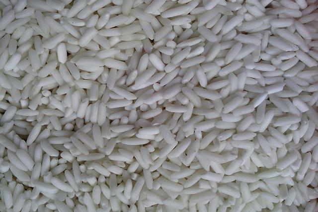 大米糯米混合做钓饵，饵料入水鲫鱼鳊鱼抢着吃，野钓必备